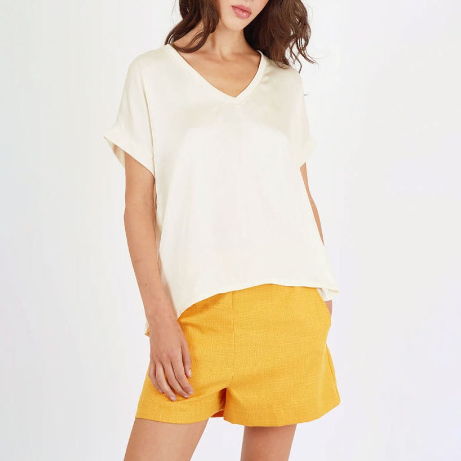 TRAFFIC PEOPLE Slouch V Neck T Shirt In Cream Clearance