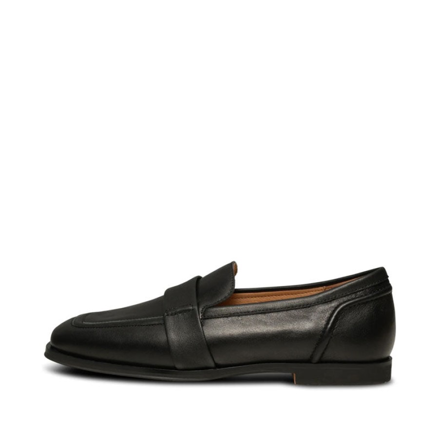 SHOE THE BEAR Erika Leather Saddle Loafer In Black Hot