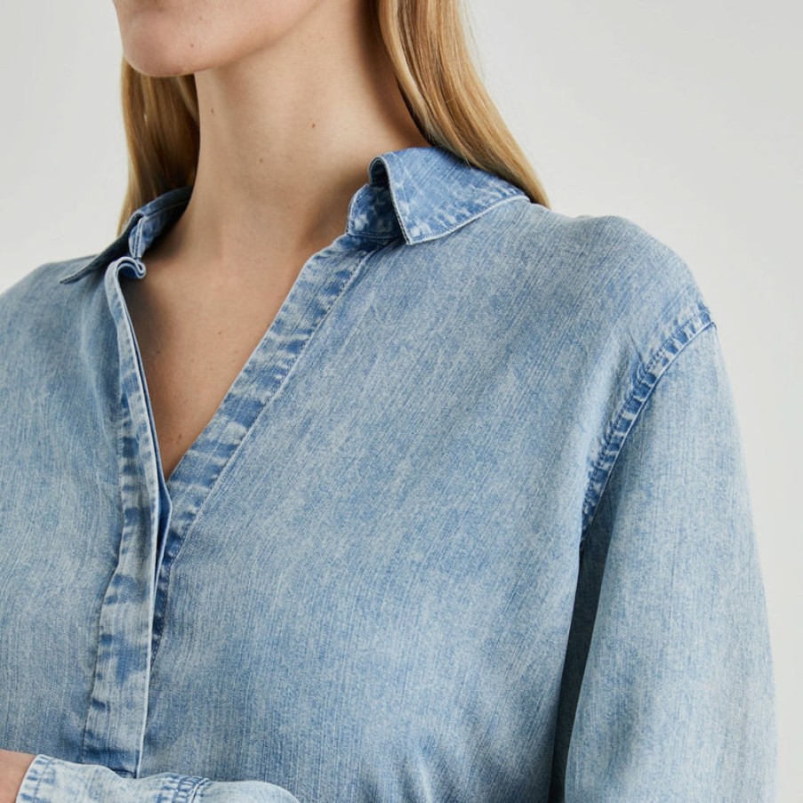 RAILS Nissa L/S Denim Top In Medium Vintage Cloud Wash | Collen & Clare Best