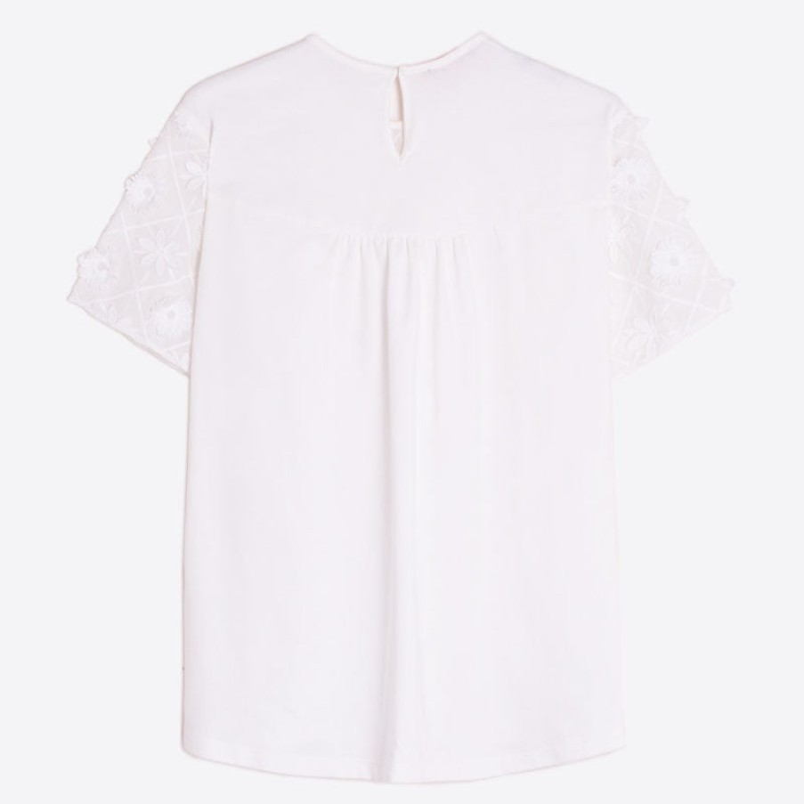 VILAGALLO Darzie Embroidered Flower T Shirt In White Hot